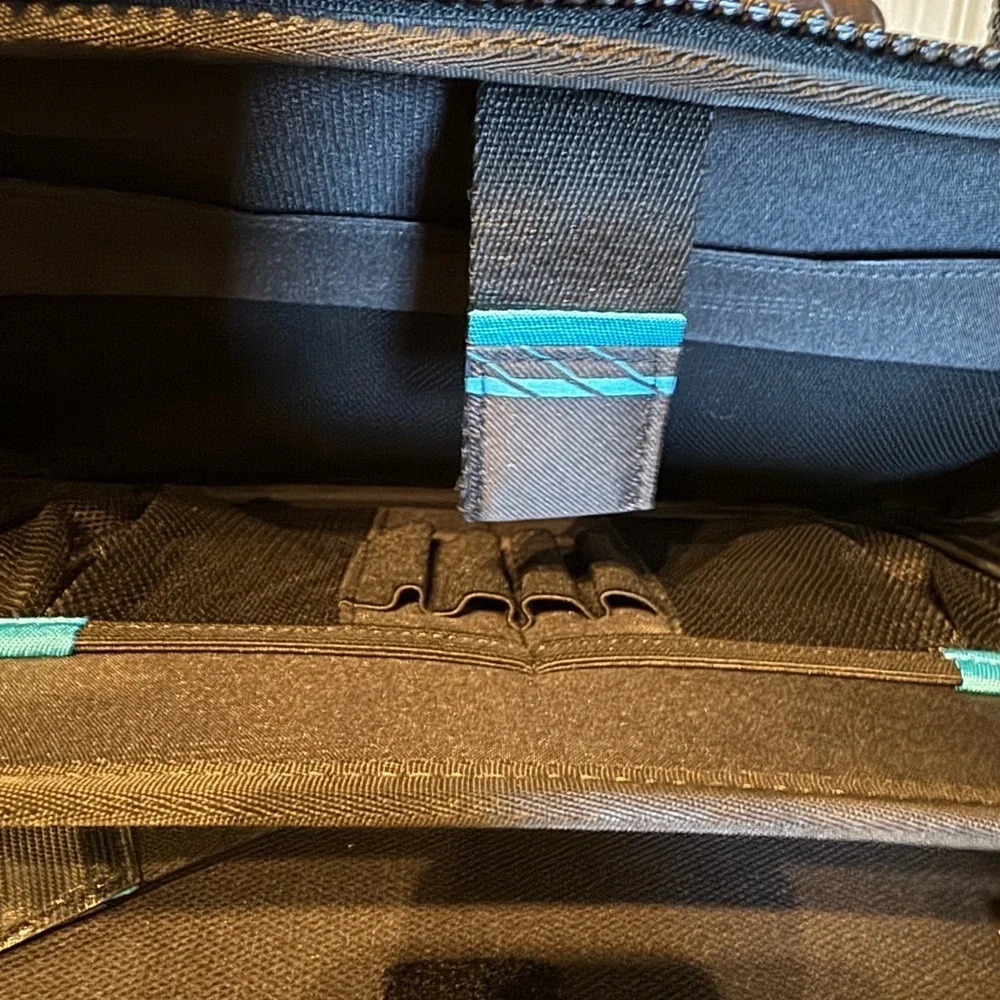 Thule Black Protective Case Gauntlet 4